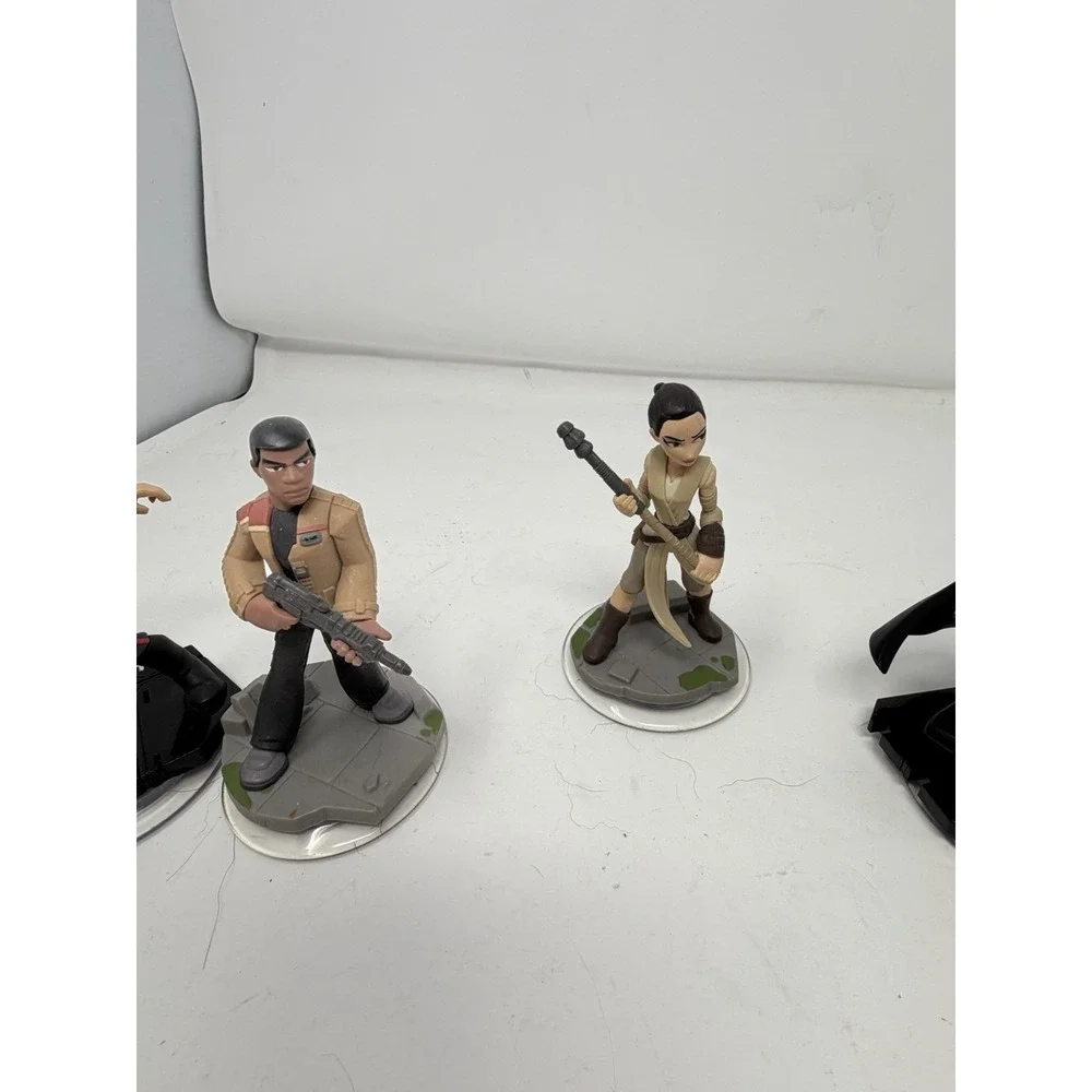 Disney Infinity 3.0 Star Wars 6 Figure Lot: Vader, Boba Fett, Han Solo, Rey,Finn